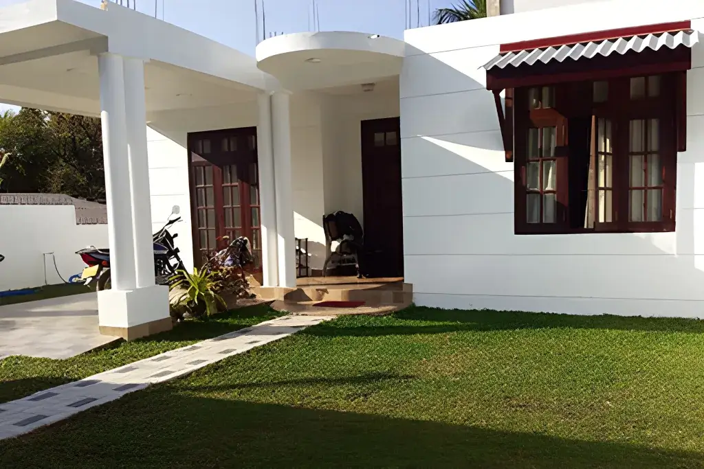 Construction of Luxurious House in Kandana image